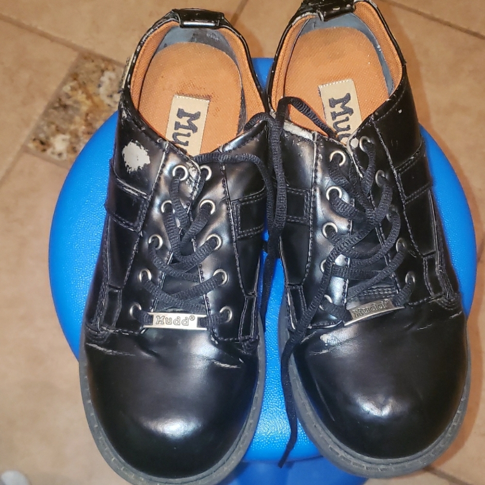 MUD DRESS SHOES